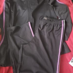 Women's jogger outfit